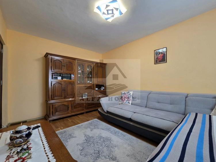 Apartament cu 3 camere decomandat, mobilat în Noua