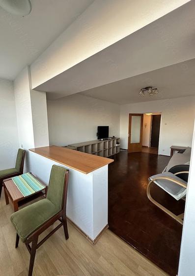 Apartament cu 3 camere, mobilat în Titulescu