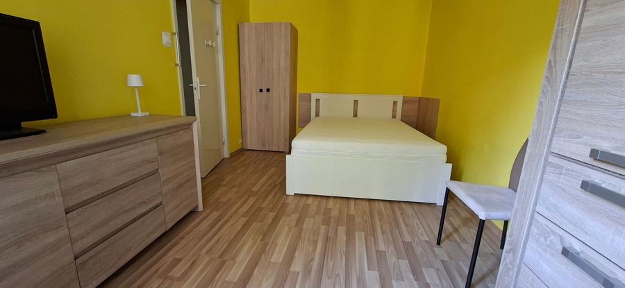 Apartament cu 2 camere semidecomandat, mobilat în Medicină