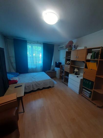 Garsonieră decomandată în Drumul Taberei