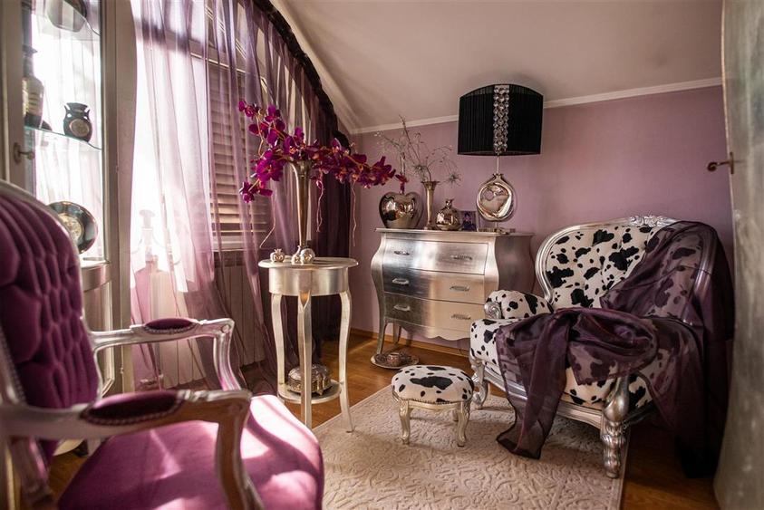 Casă cu 5 camere cu Teren 1229 Mp în Rontău