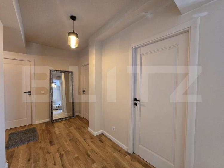 Apartament cu 3 camere decomandat, mobilat în Central