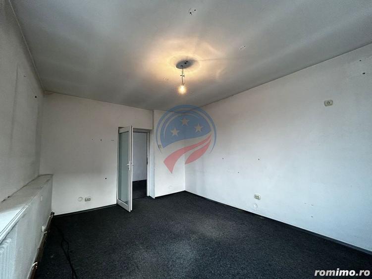 Casă cu 8 camere cu Teren 117 Mp în Ultracentral