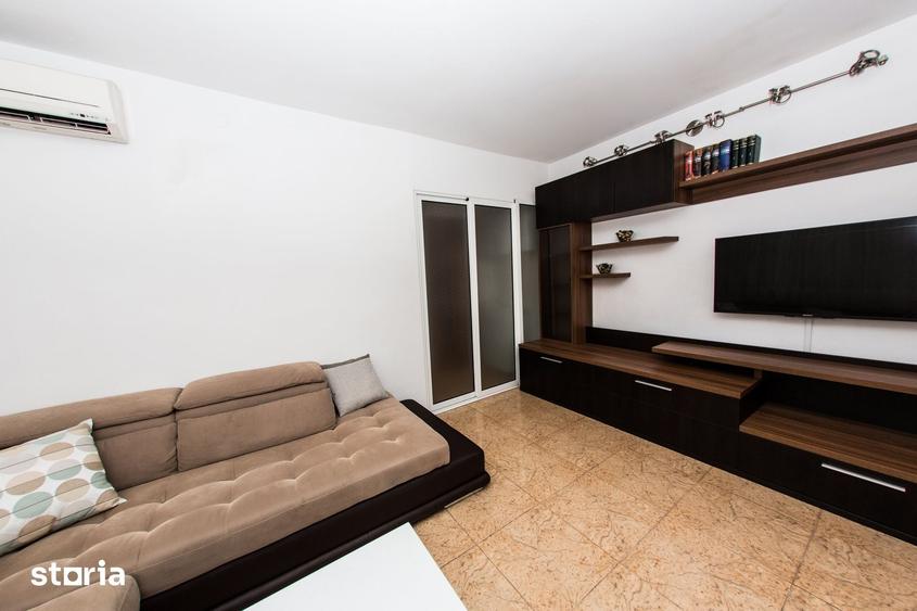 Apartament cu 3 camere decomandat în Gara de Nord