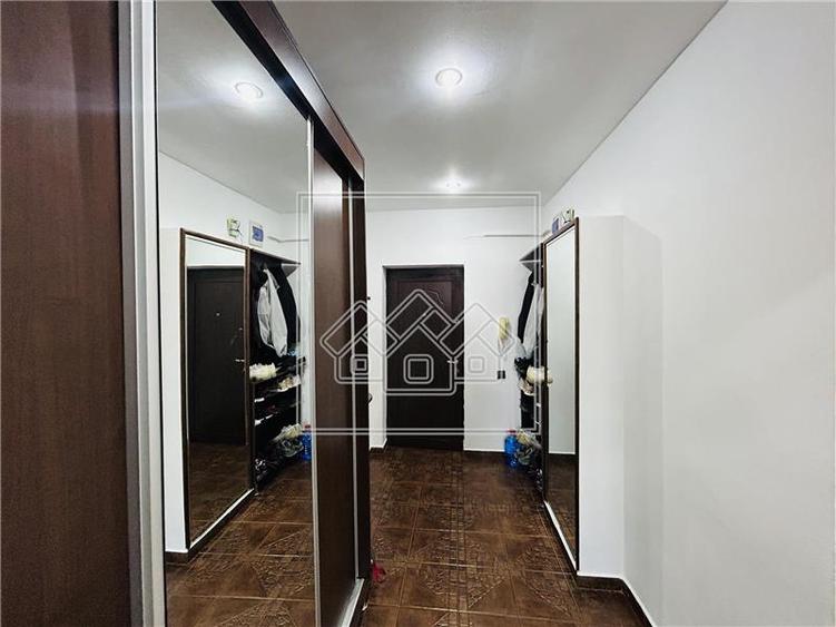 Apartament cu 2 camere decomandat în Șelimbăr