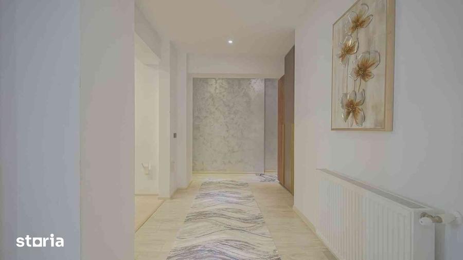 Apartament cu 4 camere în Tractorul