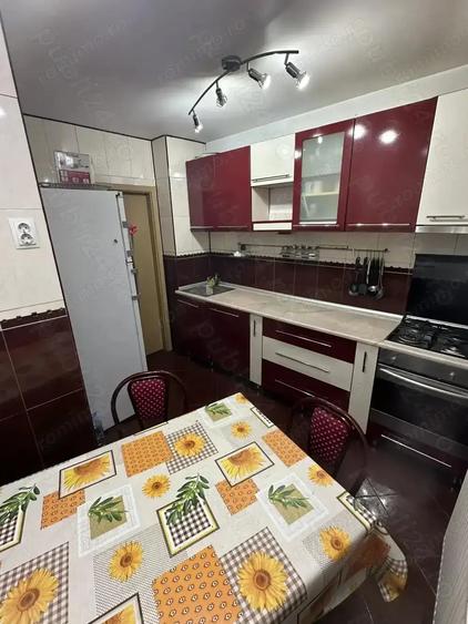 Apartament cu 4 camere decomandat în Titan