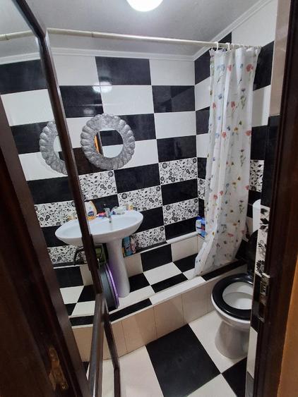 Apartament cu 3 camere semidecomandat în Obor