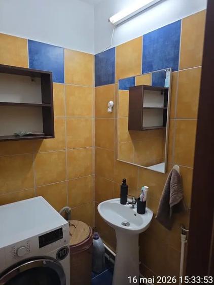 Apartament cu 3 camere decomandat în Vitan