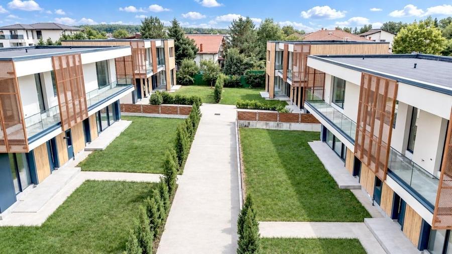 Casă cu 5 camere cu Teren 500 Mp în Corbeanca