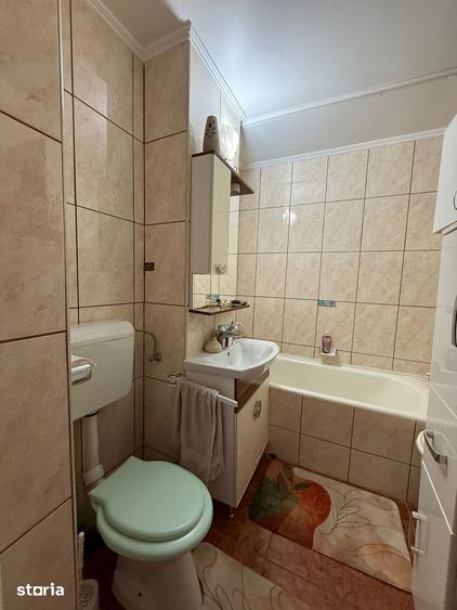 Apartament cu 3 camere semidecomandat în Micro 16