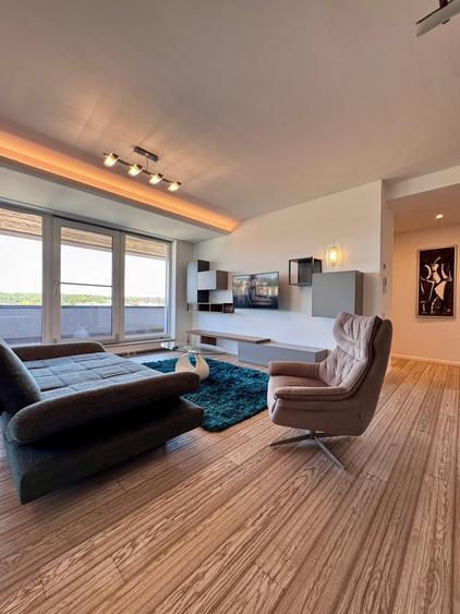 Apartament cu 3 camere decomandat în Băneasa