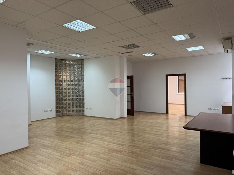 Spațiu comercial, de 304 mp, în Grivița