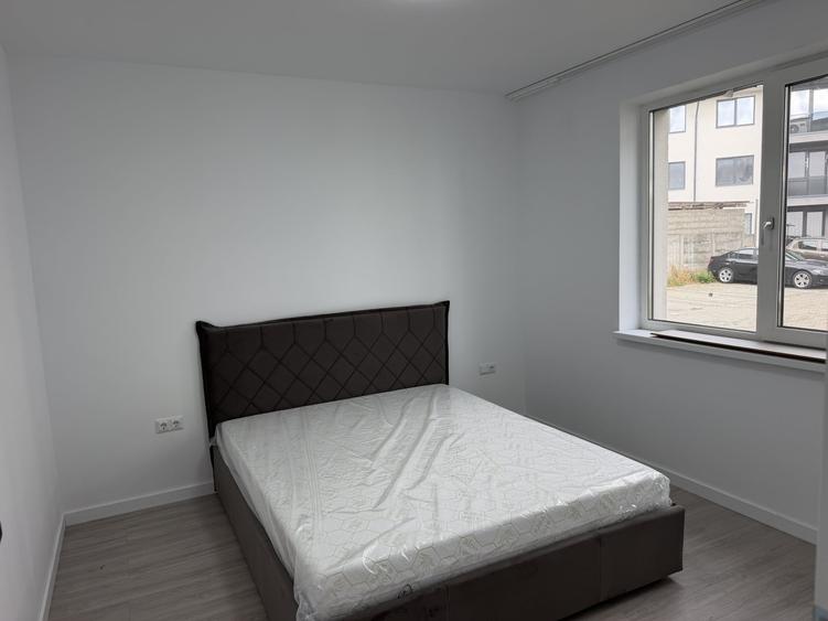 Apartament cu 3 camere semidecomandat, mobilat în Șelimbăr