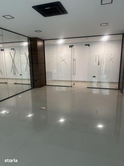 Spațiu comercial, de 123 mp, în Central
