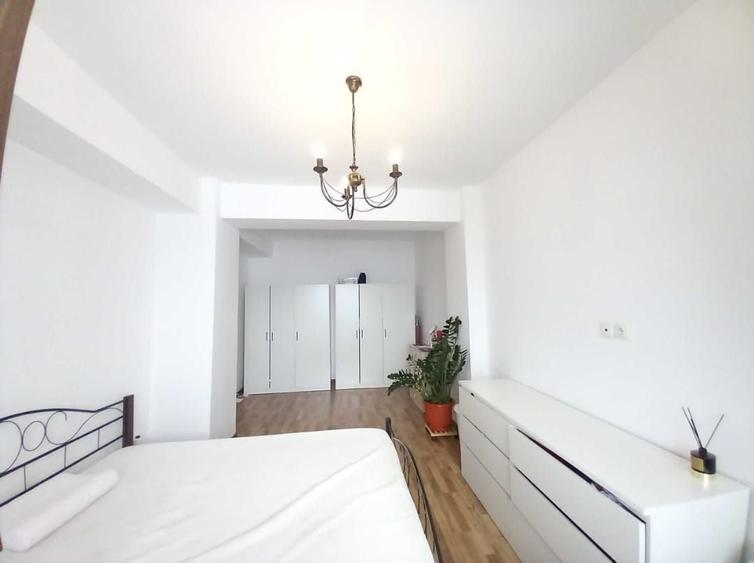 Apartament cu 4 camere în Băneasa