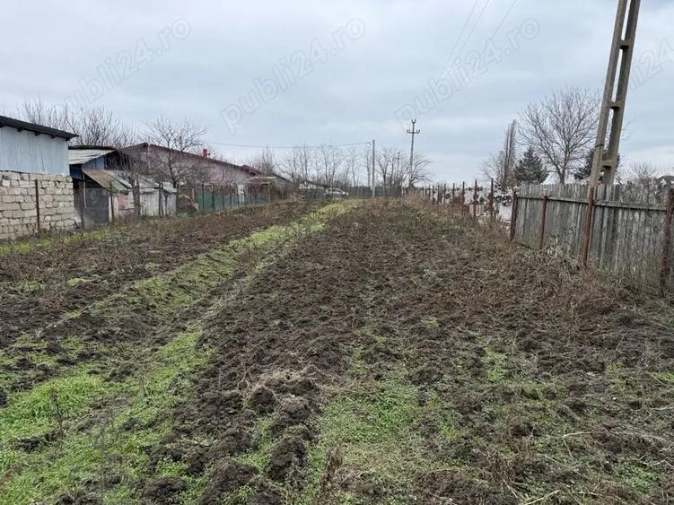 Teren de 1000 mp, în Pădurișu