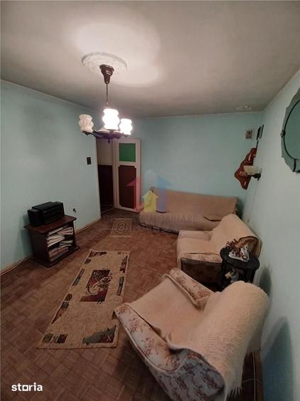 Apartament cu 2 camere semidecomandat în Școlilor