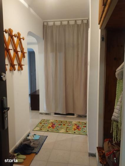 Apartament cu 3 camere decomandat în Drumul Taberei
