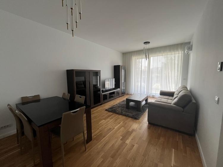 Apartament cu 3 camere decomandat în 1 Mai
