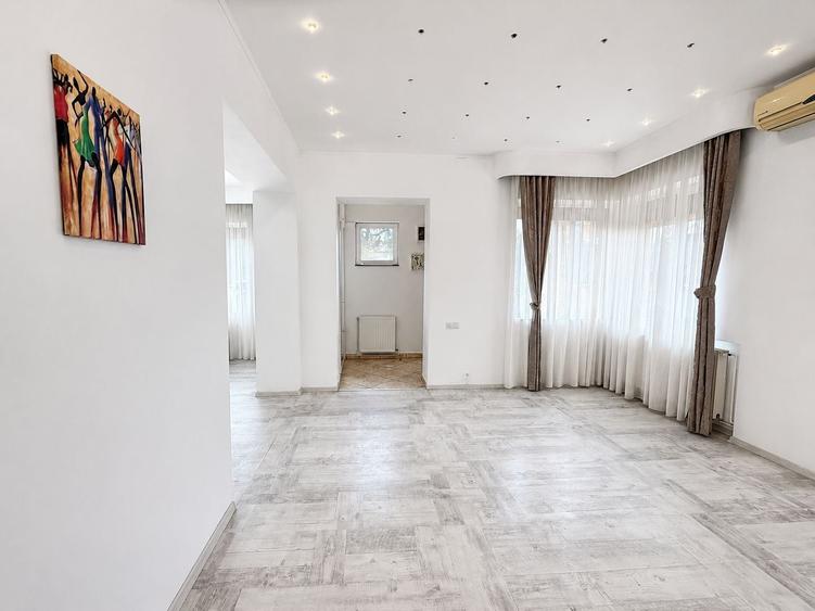 Casă individuală cu 4 camere cu Teren 234 Mp în Central
