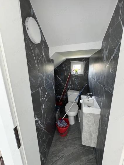 Casă cu Teren 400 Mp în Central
