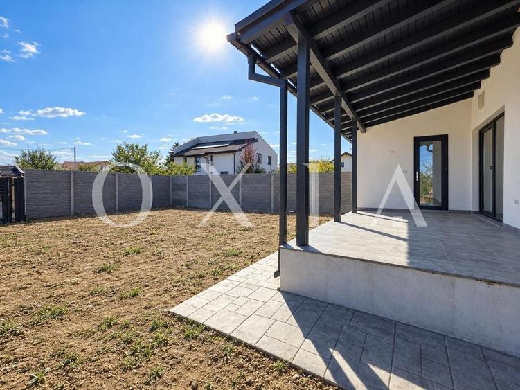Duplex cu 4 camere cu Canalizare în Șag
