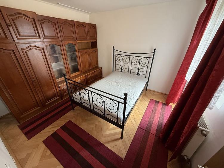 Apartament cu 3 camere decomandat în Central