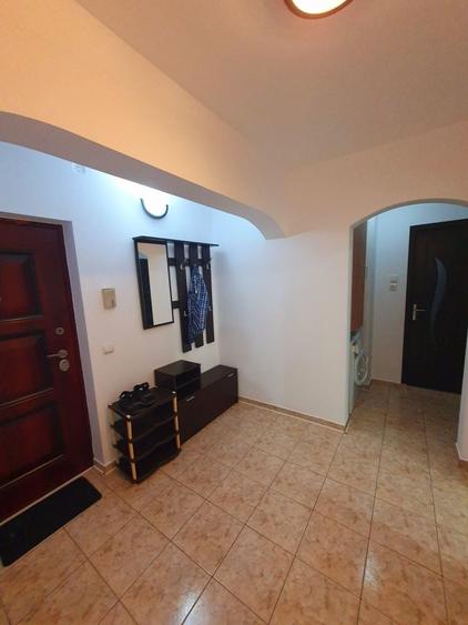 Apartament cu 2 camere decomandat în Runcu