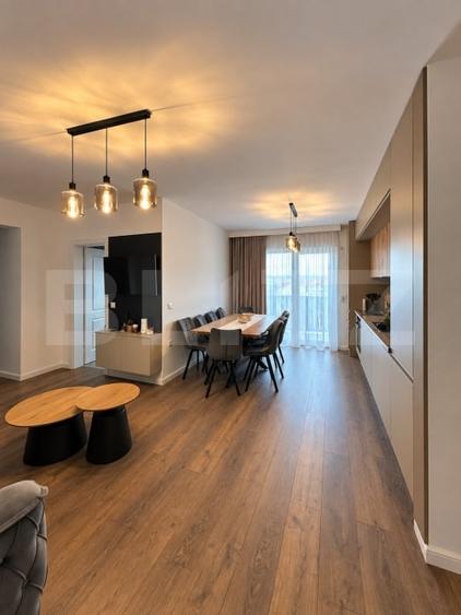 Apartament cu 3 camere decomandat, mobilat în Sud