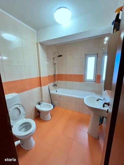 Apartament cu 4 camere decomandat în Andrei Mureșanu