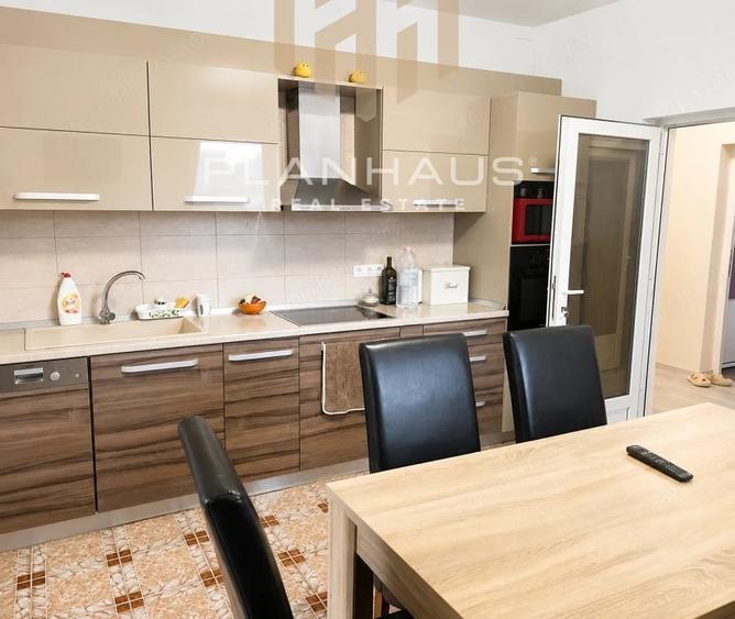 Casa de vanzare ultracentral P+1 ,Baia Mare , zona Avram Iancu ,3 ari teren - 4