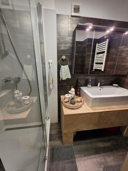 Apartament cu 3 camere semidecomandat în Ștefan cel Mare