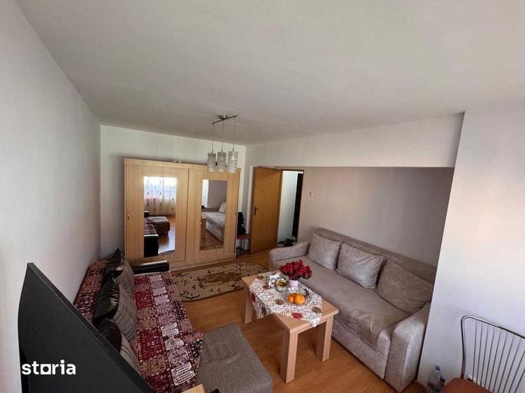 Apartament cu 3 camere în Vitrometan