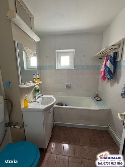 Apartament cu 3 camere în Micro 17