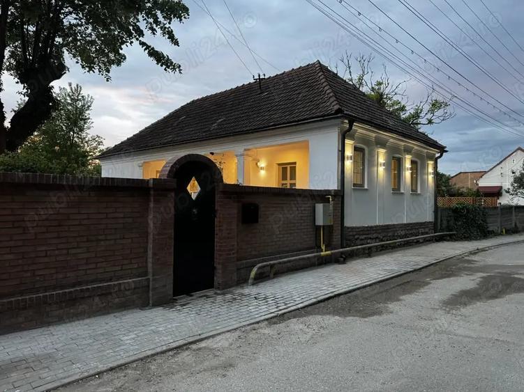 Casă cu 3 camere cu Teren 2000 Mp în Băcia