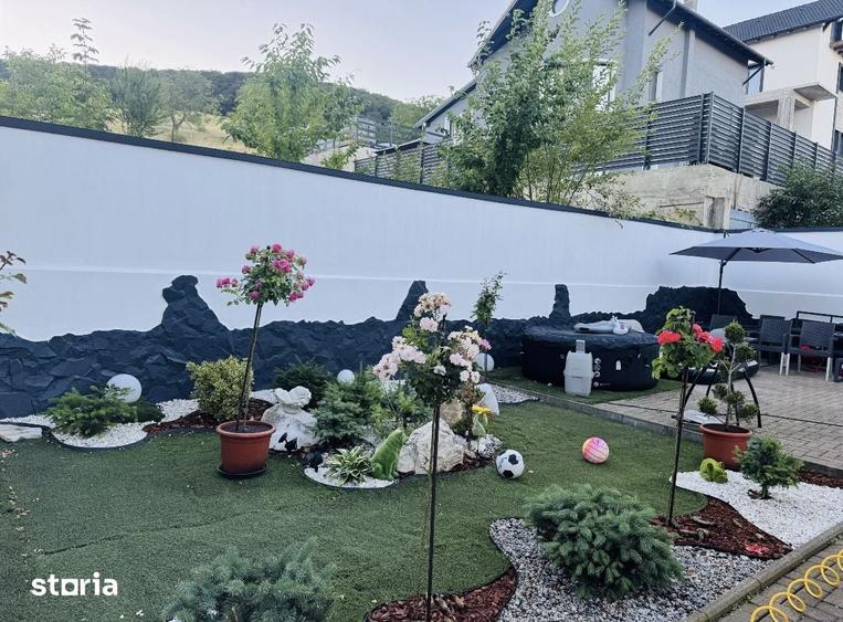 Casă cu 5 camere cu Teren 300 Mp în Codlea