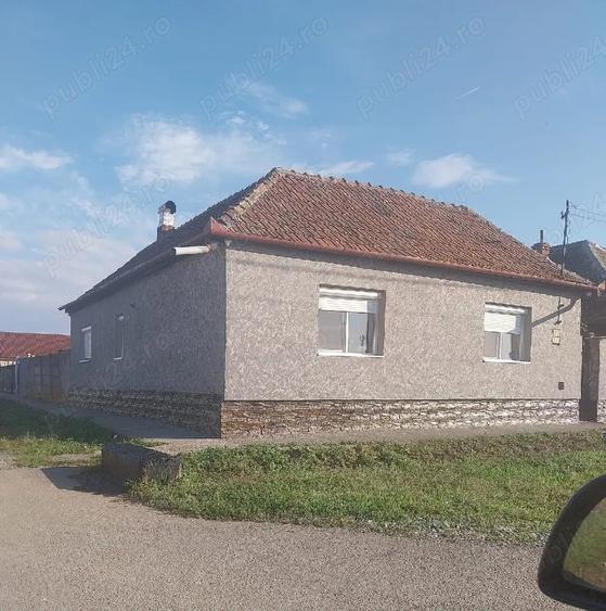 Casă cu Teren 720 Mp în Central