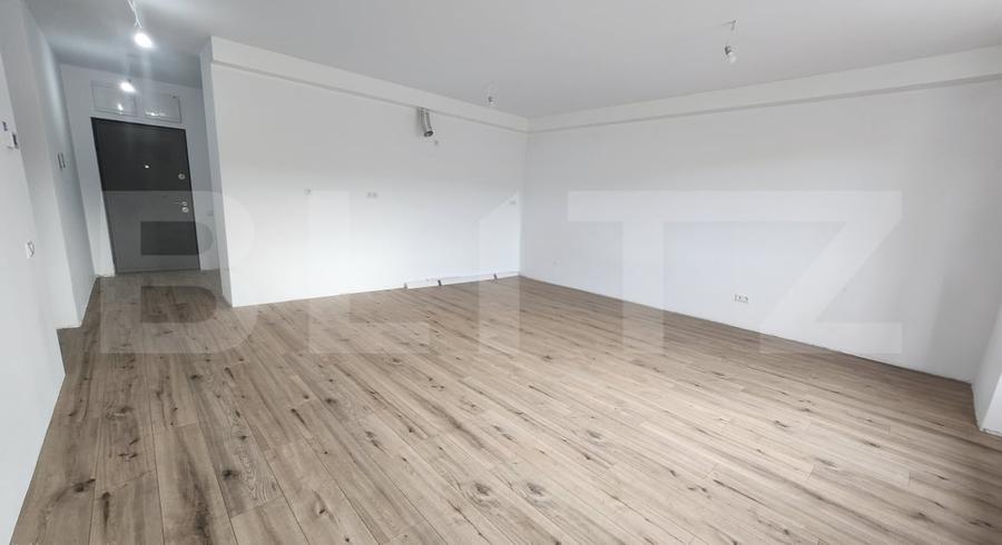 Apartament cu 3 camere decomandat în Tudor