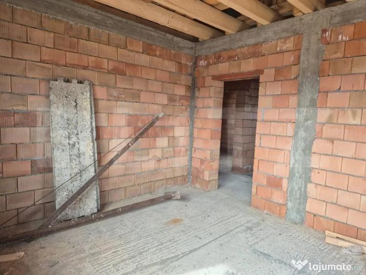 Vila noua de vanzare la intrare in Corunca - 9