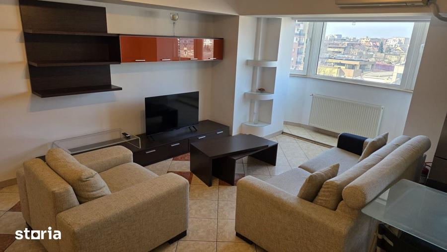 Apartament cu 3 camere în Centrul Civic