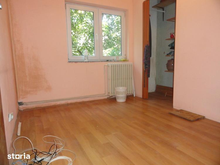 Apartament cu 4 camere decomandat în Micălaca