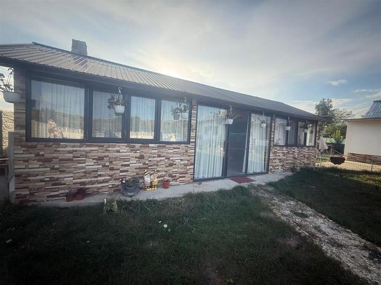 Casă individuală cu 3 camere cu Teren 1000 Mp în Murgași