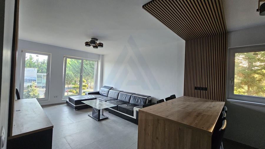 Apartament cu 3 camere decomandat în Cristian