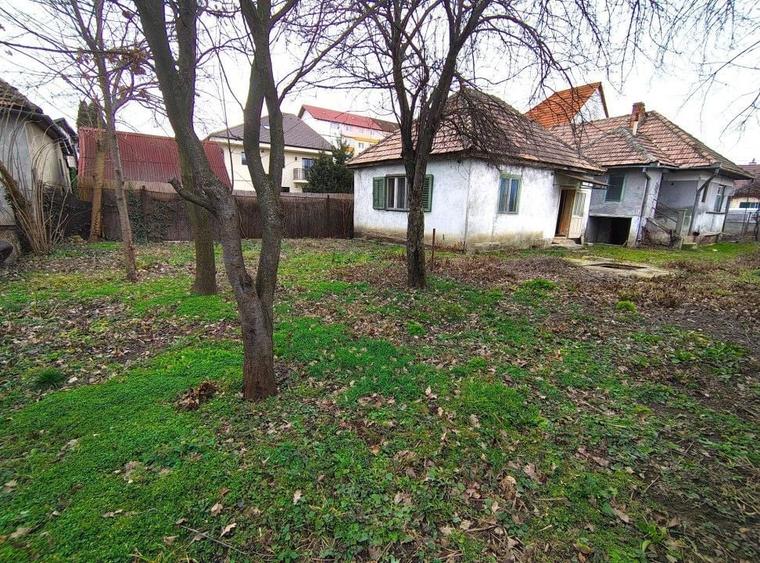 Casă individuală cu 4 camere cu Canalizare în Lazaret