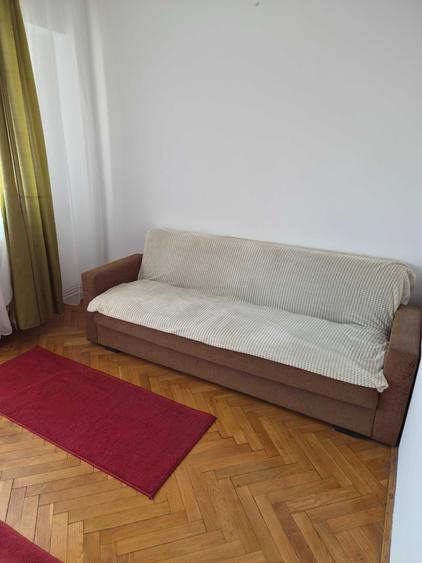 Apartament cu 4 camere decomandat în Complex Studențesc