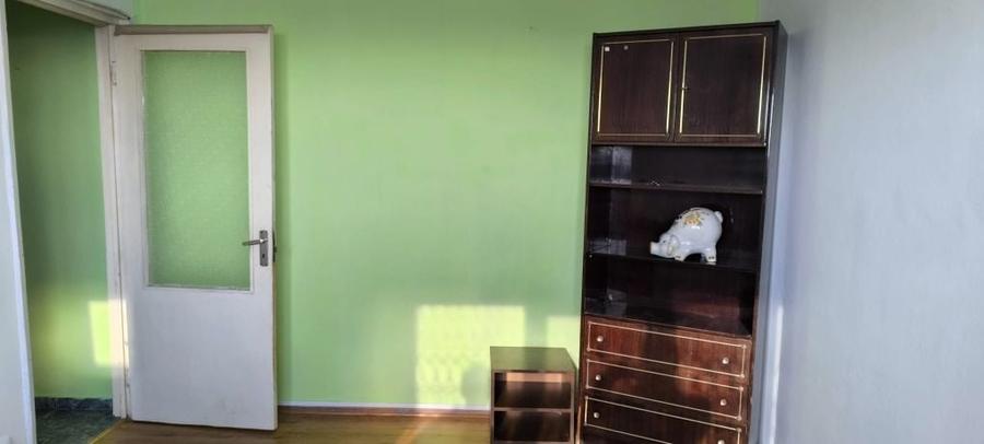 Apartament cu 2 camere semidecomandat în Teișani