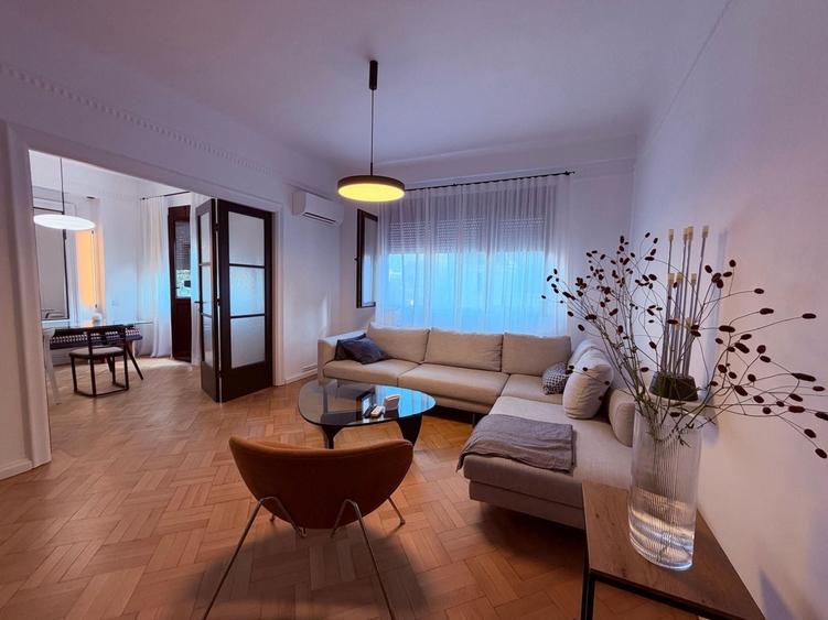 Apartament cu 3 camere, mobilat în P-ța Romană