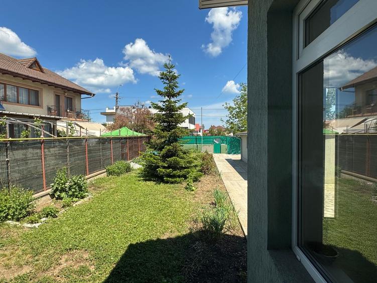 Casă individuală cu 6 camere cu Canalizare în Lazu