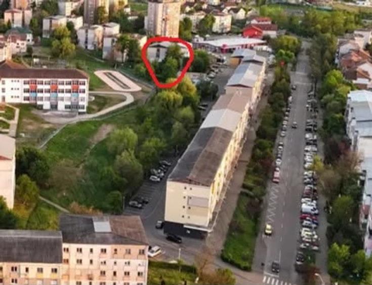 Apartament cu 3 camere decomandat în Central